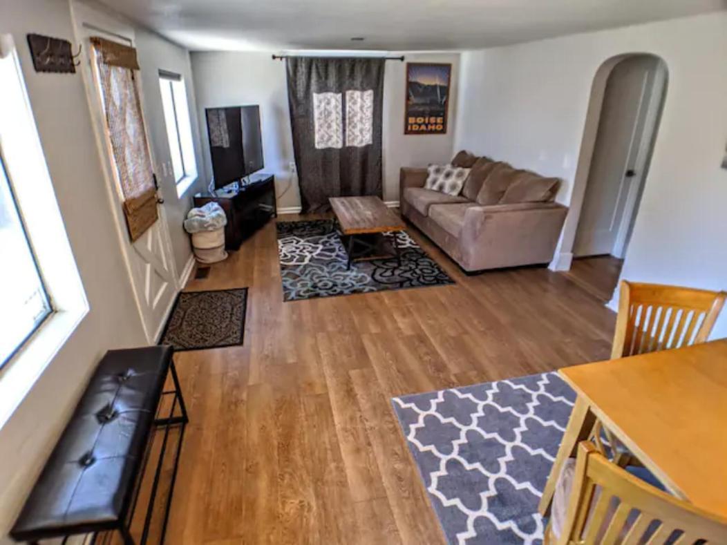 Little Blue Bungalow On Boise'S Bench, Pet Friendly, Fully Fenced Yard With Doggie Door! 2 Miles From Bsu, 5 Minutes From Downtown Boise, Desk And Workstation For Remote Workers, 2 Tv'S Large Walk-In Closet, Good For Mid-Term Stays エクステリア 写真