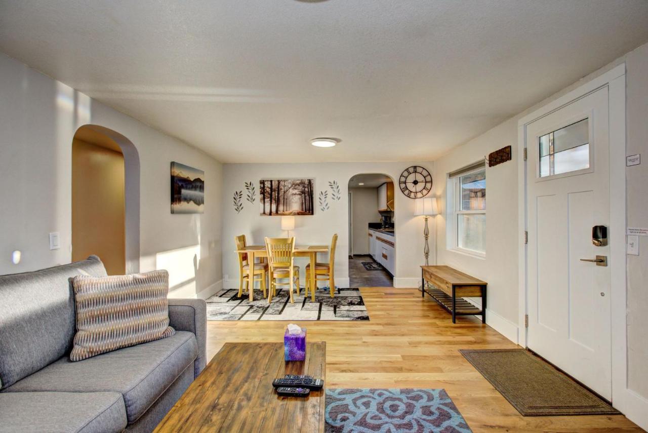 Little Blue Bungalow On Boise'S Bench, Pet Friendly, Fully Fenced Yard With Doggie Door! 2 Miles From Bsu, 5 Minutes From Downtown Boise, Desk And Workstation For Remote Workers, 2 Tv'S Large Walk-In Closet, Good For Mid-Term Stays エクステリア 写真