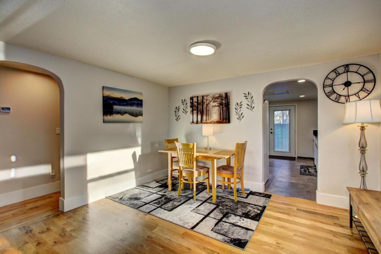 Little Blue Bungalow On Boise'S Bench, Pet Friendly, Fully Fenced Yard With Doggie Door! 2 Miles From Bsu, 5 Minutes From Downtown Boise, Desk And Workstation For Remote Workers, 2 Tv'S Large Walk-In Closet, Good For Mid-Term Stays エクステリア 写真