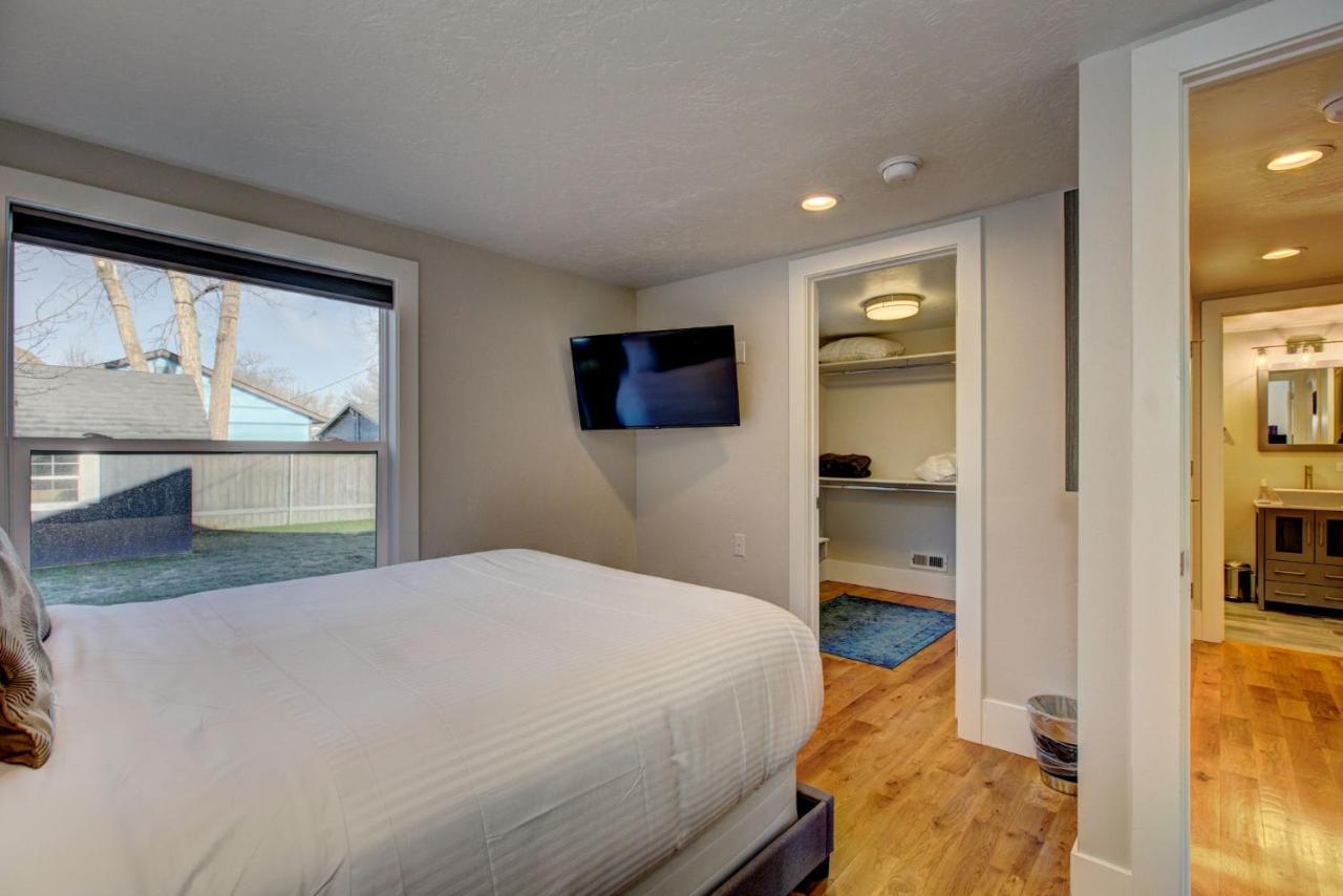 Little Blue Bungalow On Boise'S Bench, Pet Friendly, Fully Fenced Yard With Doggie Door! 2 Miles From Bsu, 5 Minutes From Downtown Boise, Desk And Workstation For Remote Workers, 2 Tv'S Large Walk-In Closet, Good For Mid-Term Stays エクステリア 写真