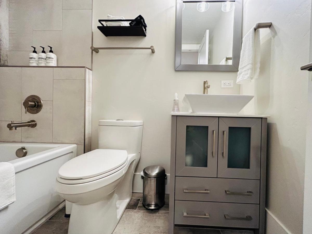 Little Blue Bungalow On Boise'S Bench, Pet Friendly, Fully Fenced Yard With Doggie Door! 2 Miles From Bsu, 5 Minutes From Downtown Boise, Desk And Workstation For Remote Workers, 2 Tv'S Large Walk-In Closet, Good For Mid-Term Stays エクステリア 写真