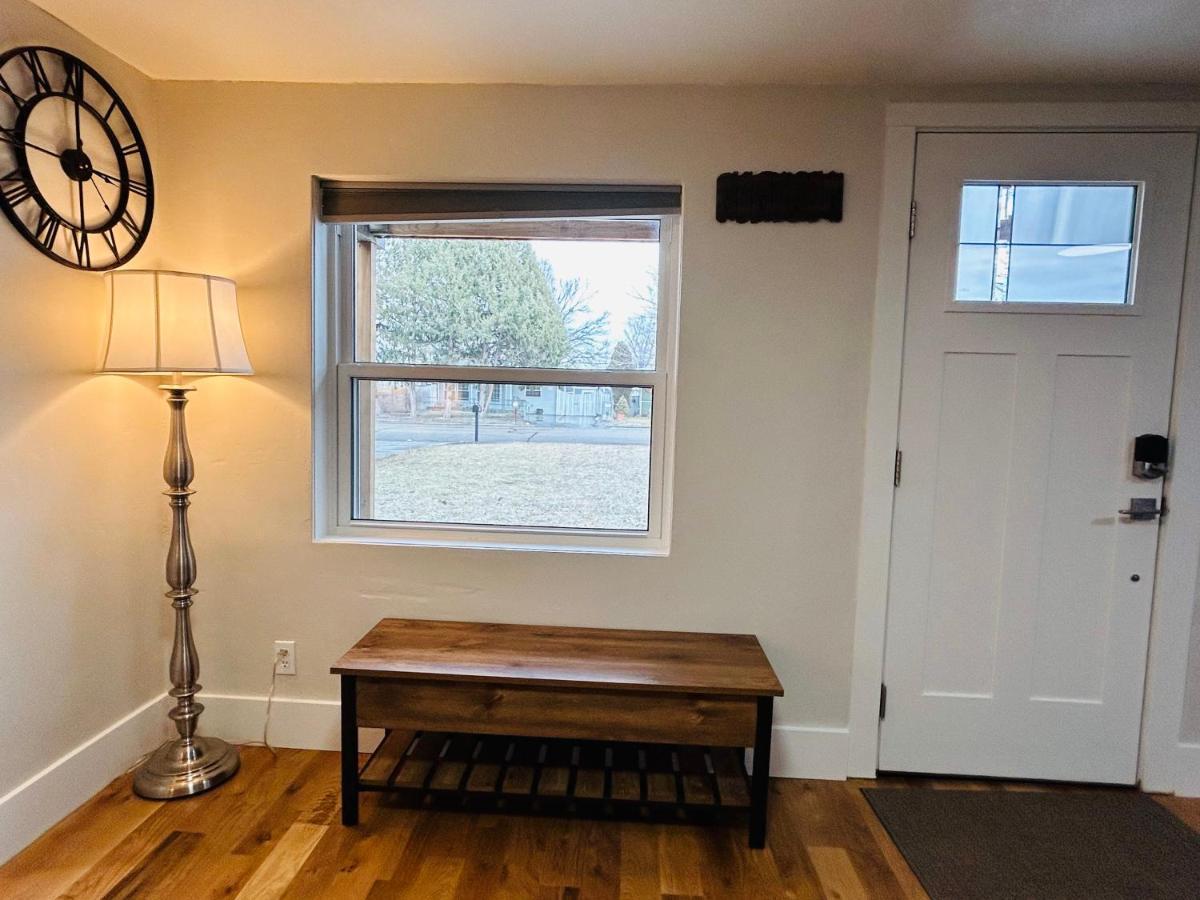 Little Blue Bungalow On Boise'S Bench, Pet Friendly, Fully Fenced Yard With Doggie Door! 2 Miles From Bsu, 5 Minutes From Downtown Boise, Desk And Workstation For Remote Workers, 2 Tv'S Large Walk-In Closet, Good For Mid-Term Stays エクステリア 写真