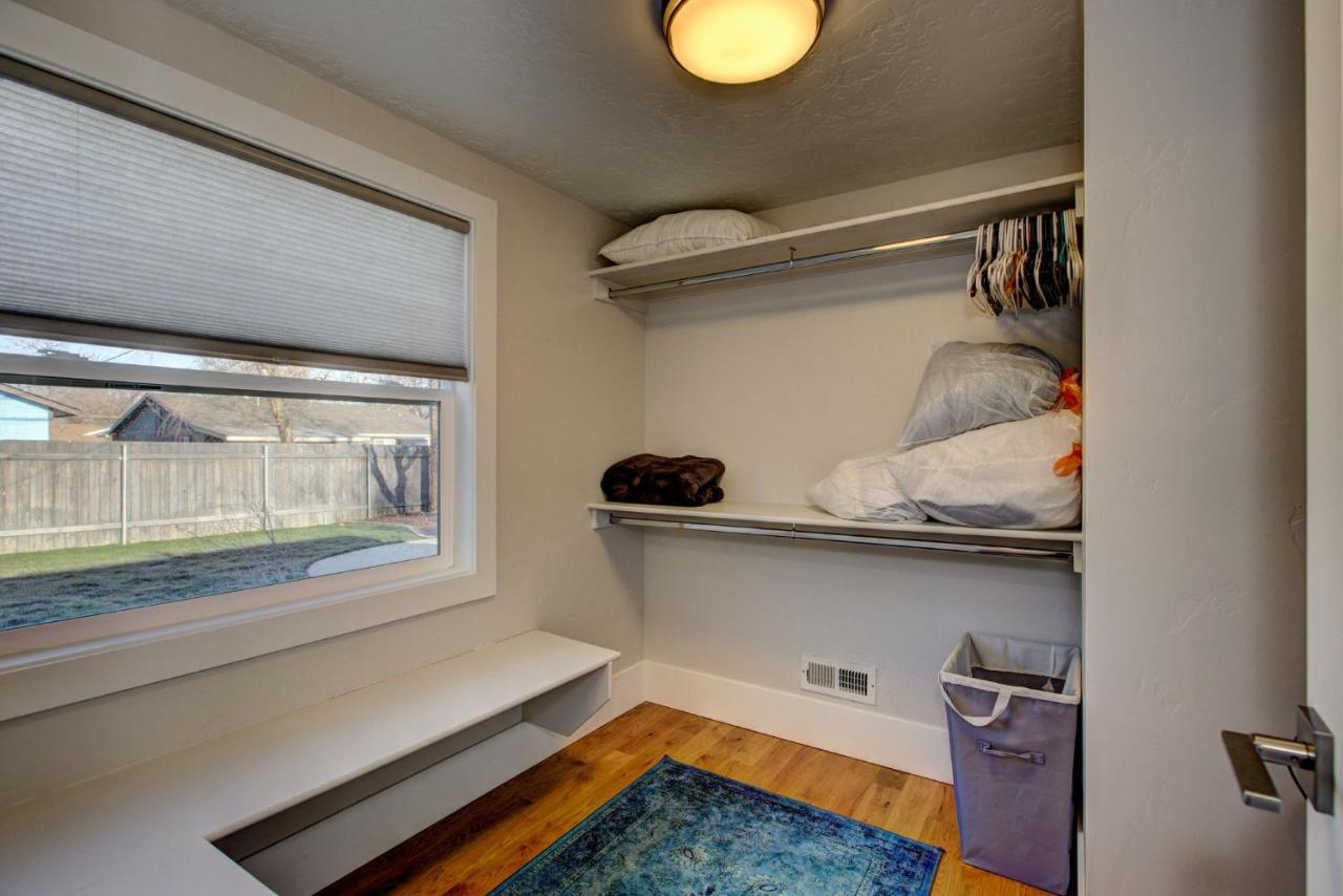 Little Blue Bungalow On Boise'S Bench, Pet Friendly, Fully Fenced Yard With Doggie Door! 2 Miles From Bsu, 5 Minutes From Downtown Boise, Desk And Workstation For Remote Workers, 2 Tv'S Large Walk-In Closet, Good For Mid-Term Stays エクステリア 写真